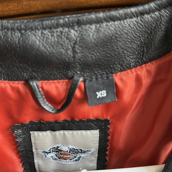 Harley Davidson leather vest - Picture 2 of 4
